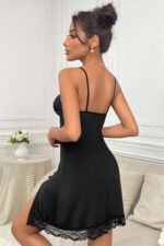 Kadın Siyah Dantelli Fiyonklu ve Yırtmaçlı Şık Gecelik – Modern ve Şık Tasarım - Görsel 2