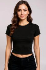 Kadın Siyah Göğsü ve Kolları Dantelli Fiyonklu Kısa Kol Crop Top Bluz – Şık, Rahat ve Kolay Kombinlenebilir - Görsel 2