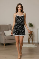 Kadın Siyah Kalp Desenli Askılı Şortlu Dantelli Pijama Takımı