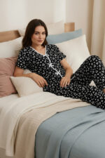 Kadın Siyah Kalp Desenli Fiyonklu Kısa Kollu Uzun Pijama Takımı - Görsel 5