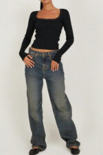 Kadın Siyah Kare Yaka Dantelli Uzun Kollu Crop Top Bluz – Şık, Rahat ve Kolay Kombinlenebilir - Görsel 4