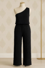 Kadın Siyah Tek Omuzlu Şık Bluz & Geniş Paça Pantolon İkili Takım – Modern, Konforlu ve Günlük Kombinlere Uygun - Görsel 4