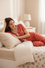 Kadın Turuncu Kalp Desenli Fiyonklu Kısa Kollu Uzun Pijama Takımı - Görsel 5