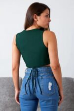 Kadın Yeşil Çapraz Bağlamalı Crop Top Büstiyer – Modern ve Şık Tasarım - Görsel 5