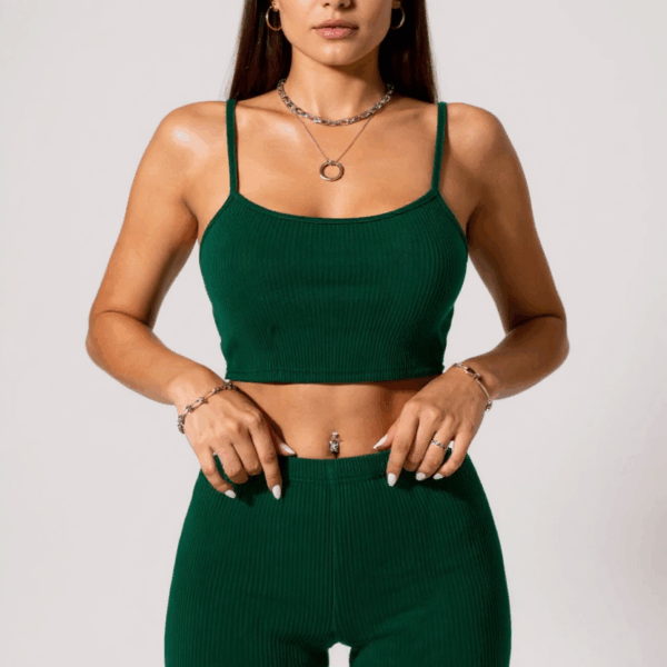 Kadın Yeşil Şortlu Kaşkorse Gecelik Takım – Modern, Konforlu ve Günlük Kombinlere Uygun