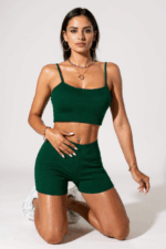 Kadın Yeşil Şortlu Kaşkorse Gecelik Takım – Modern, Konforlu ve Günlük Kombinlere Uygun - Görsel 2
